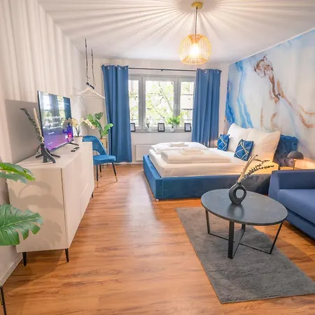 Noble - 1 Min To Hbf Apartment *